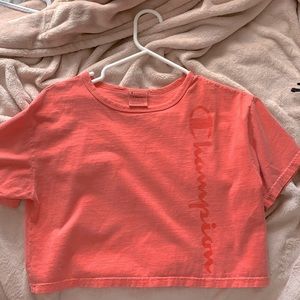 Cropped Champion T-Shirt